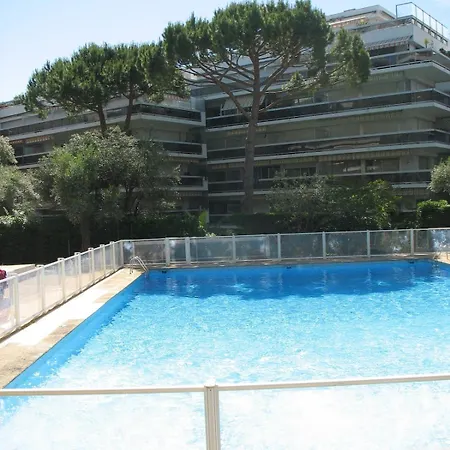 4 Pers Piscine A Pied בית נופש ז'ואן-לה-פינס