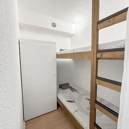 4 Pers Piscine A Pied Nyaraló *