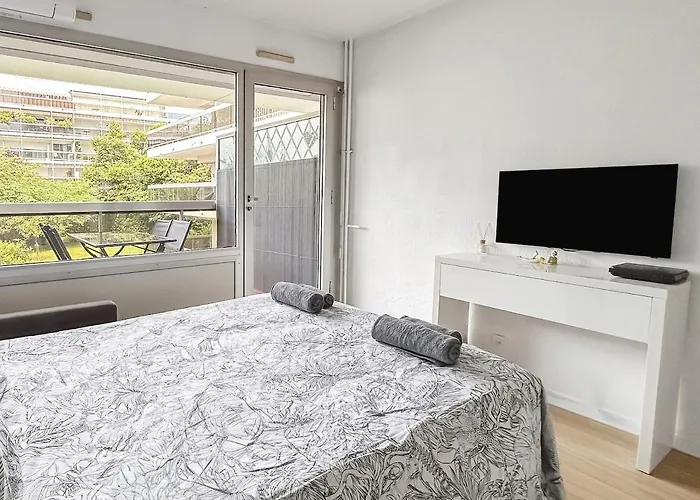 4 Pers Piscine A Pied Holiday home