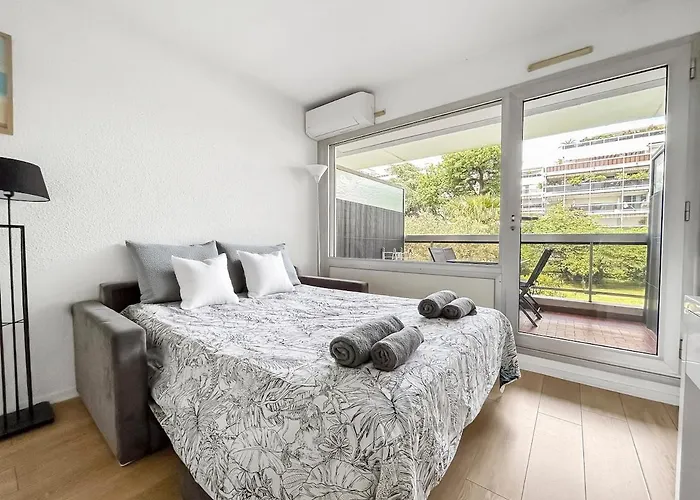 Holiday home 4 Pers Piscine A Pied Juan-les-Pins